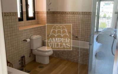 Beautiful and spacious duplex apartment with panoramic views.